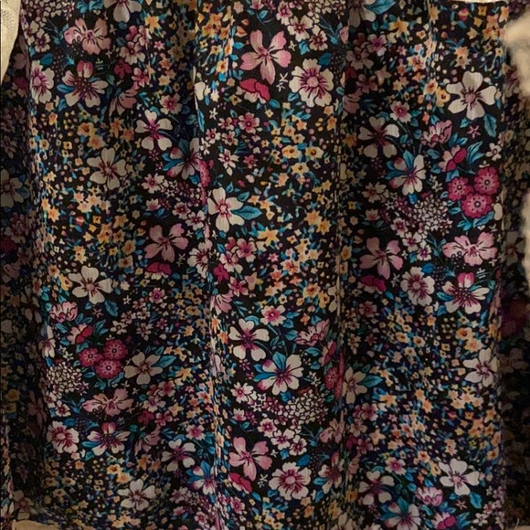 Floral/Lace Skirt size S - Picture 2 of 3